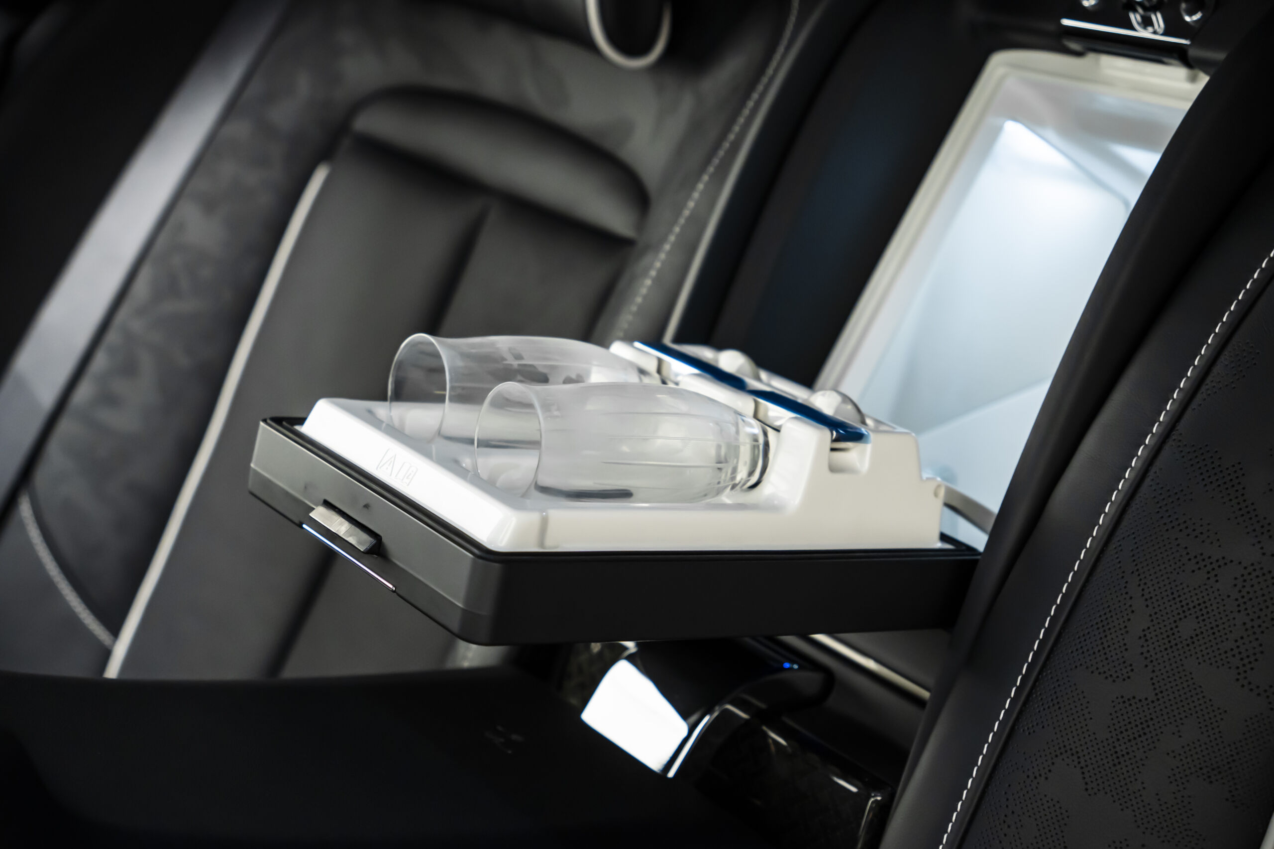 
								2025 Rolls-Royce Cullinan Black Badge full									