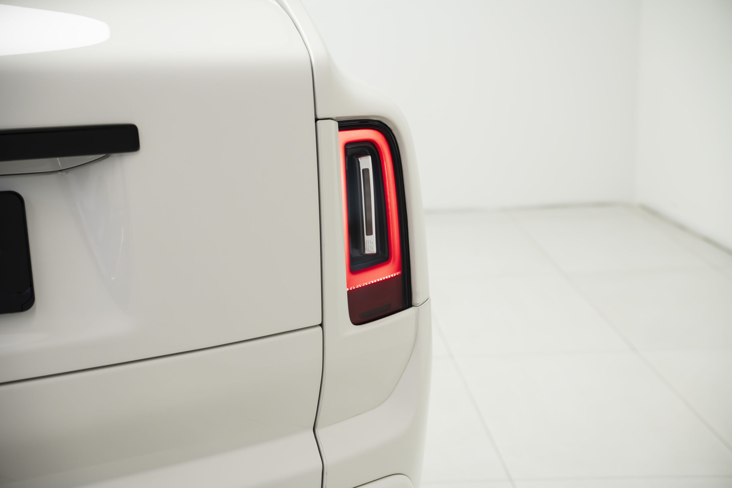 
								2025 Rolls-Royce Cullinan Black Badge full									