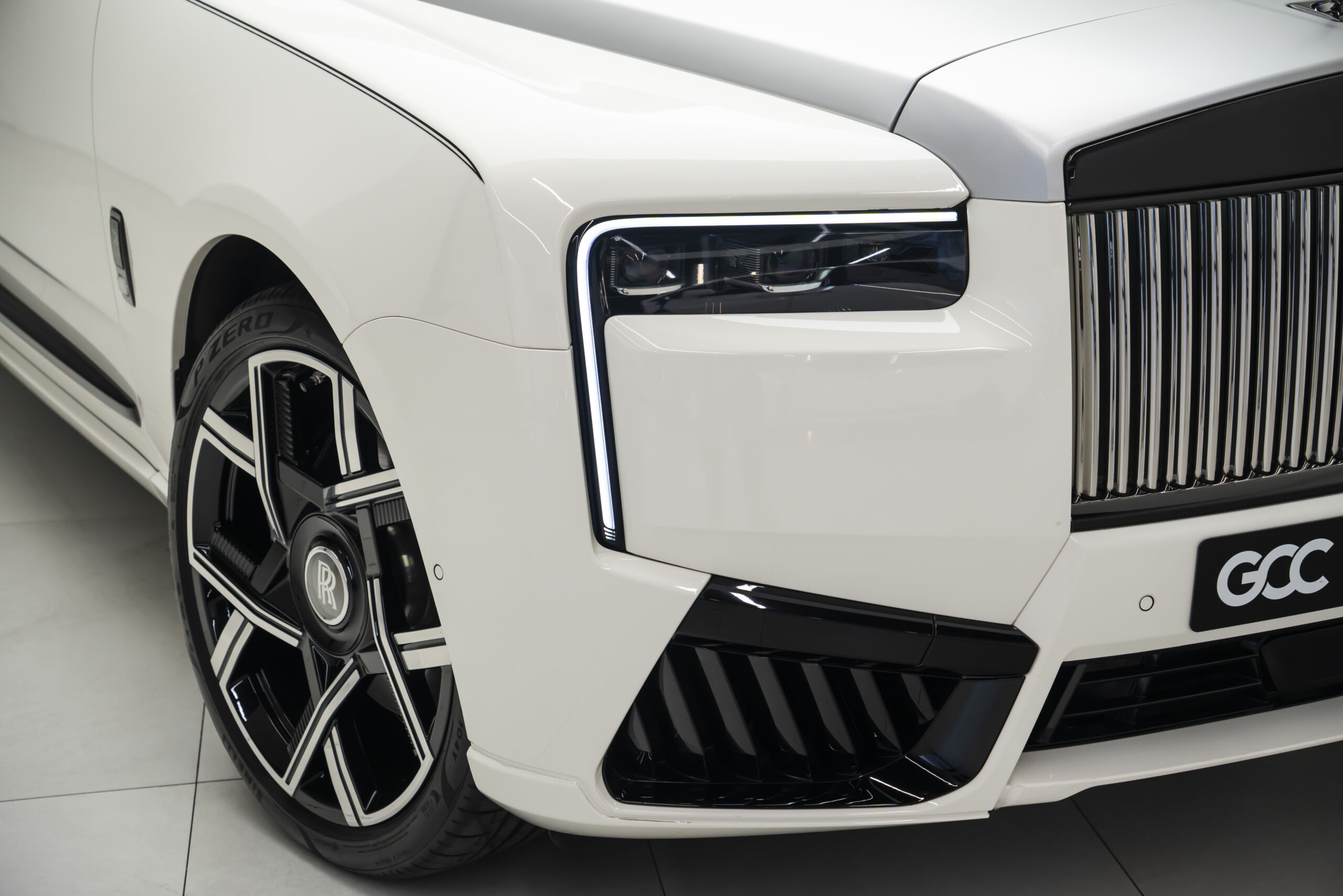 
								2025 Rolls-Royce Cullinan Black Badge full									