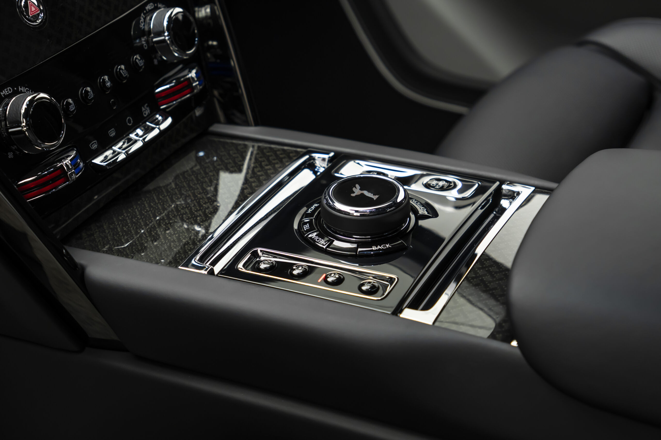 
								2025 Rolls-Royce Cullinan Black Badge full									
