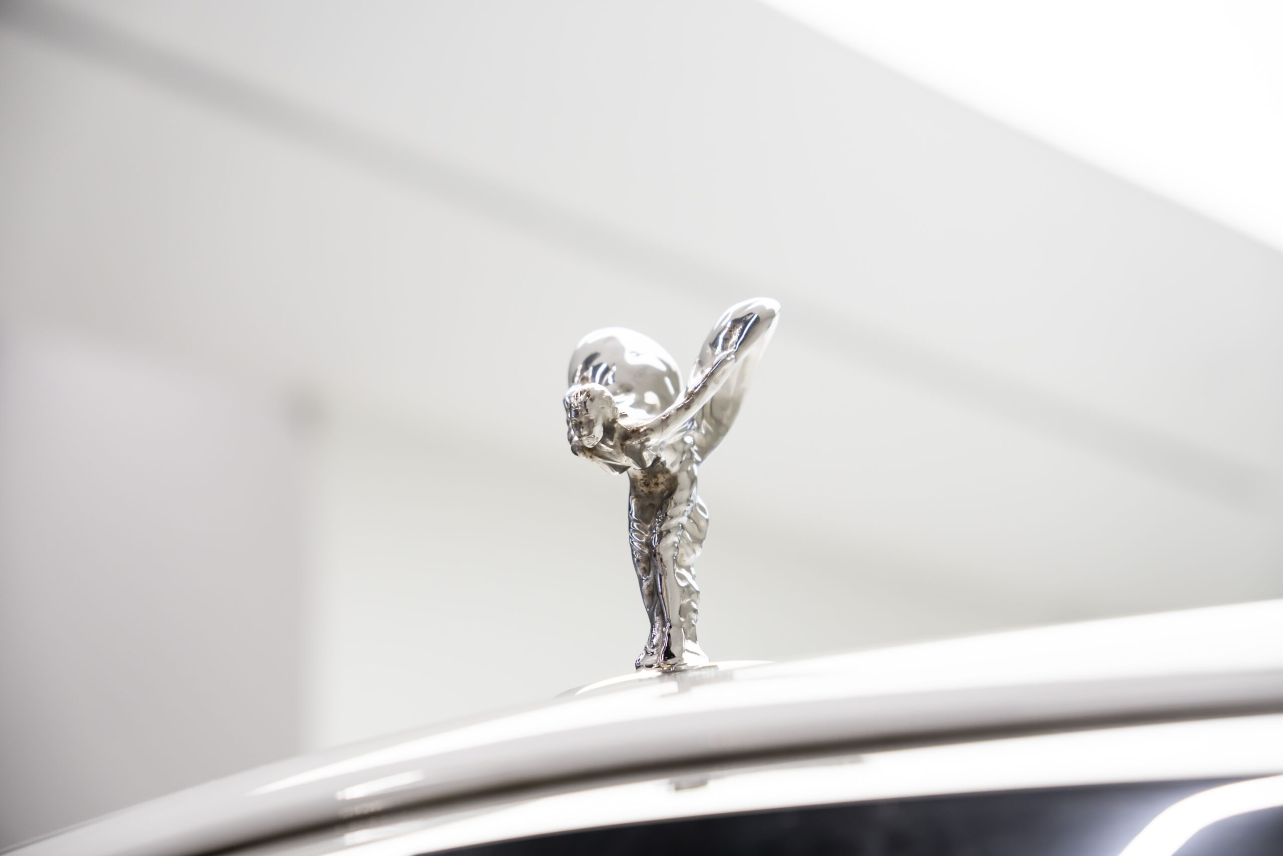 
								2019 Rolls-Royce Cullinan Silver Badge full									