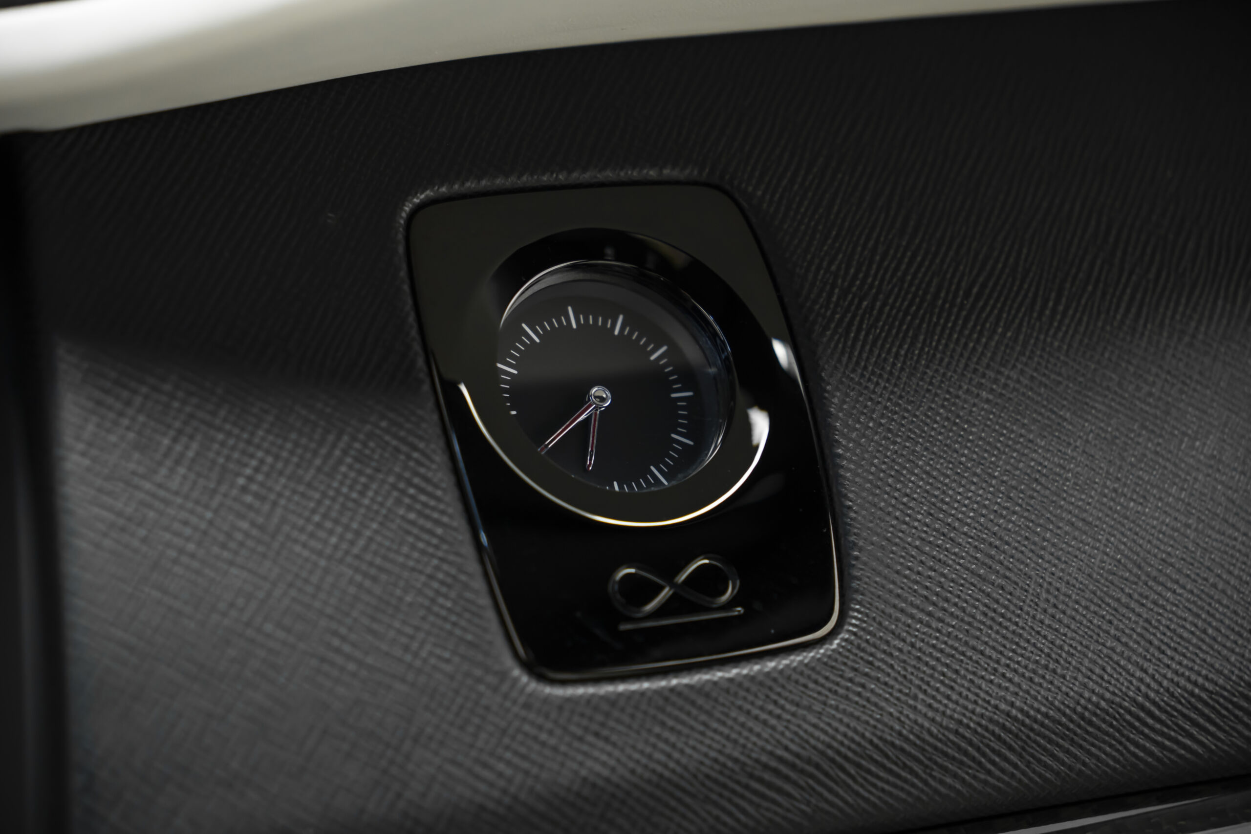 
								2024 Rolls-Royce Cullinan Black Badge full									