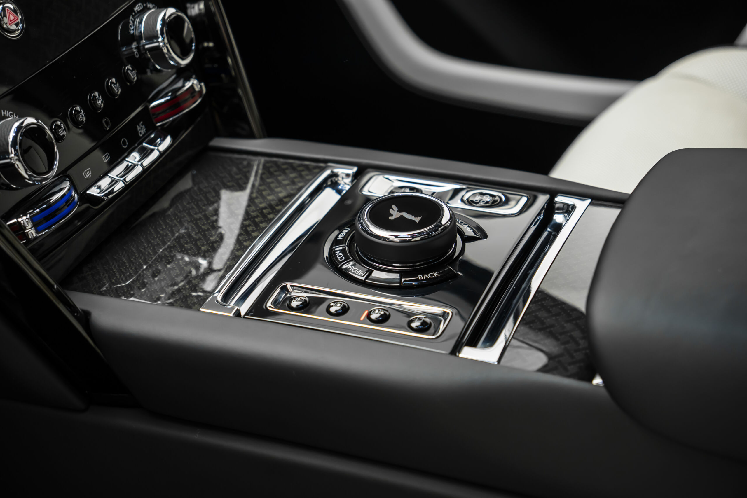 
								2024 Rolls-Royce Cullinan Black Badge full									