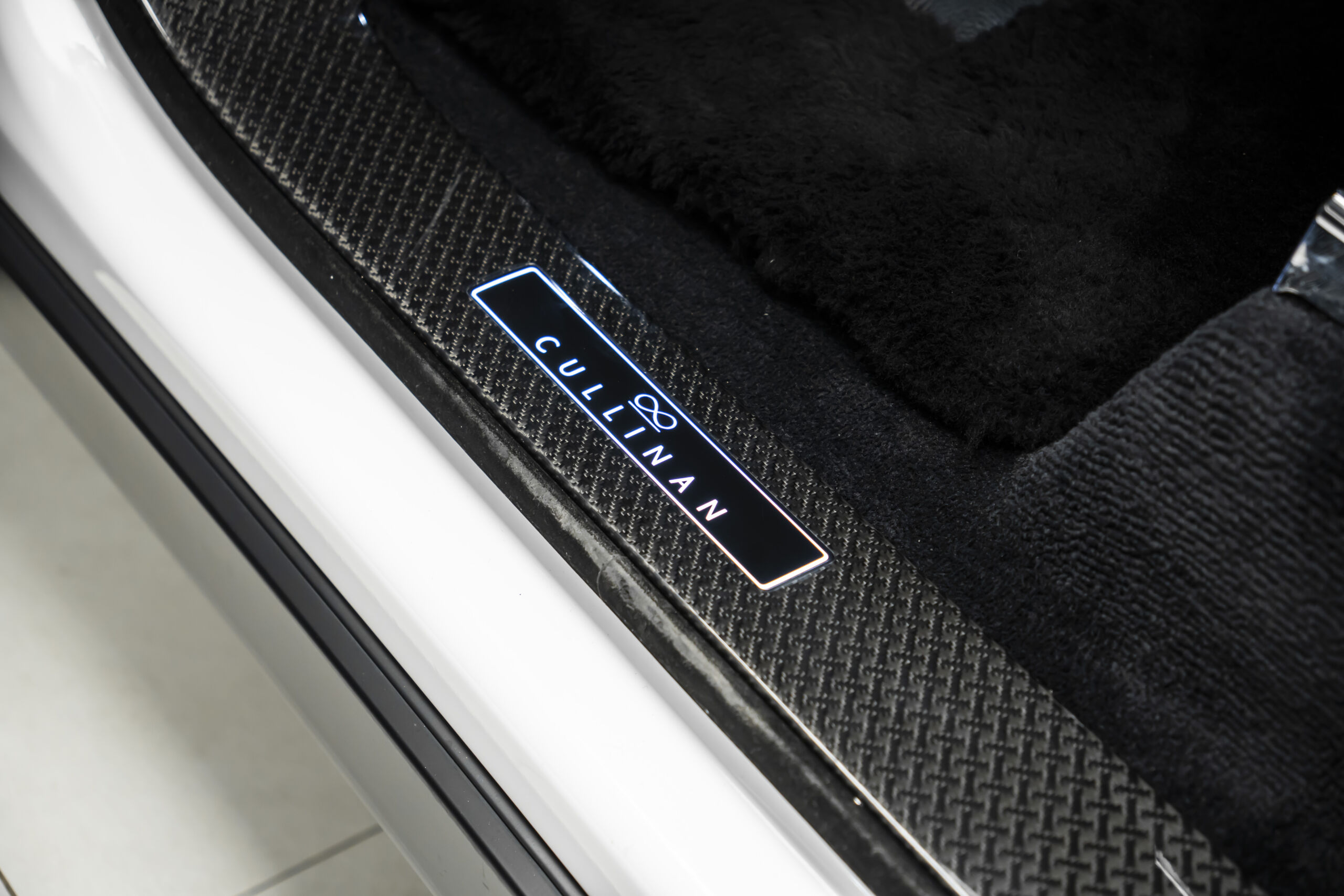 
								2024 Rolls-Royce Cullinan Black Badge full									