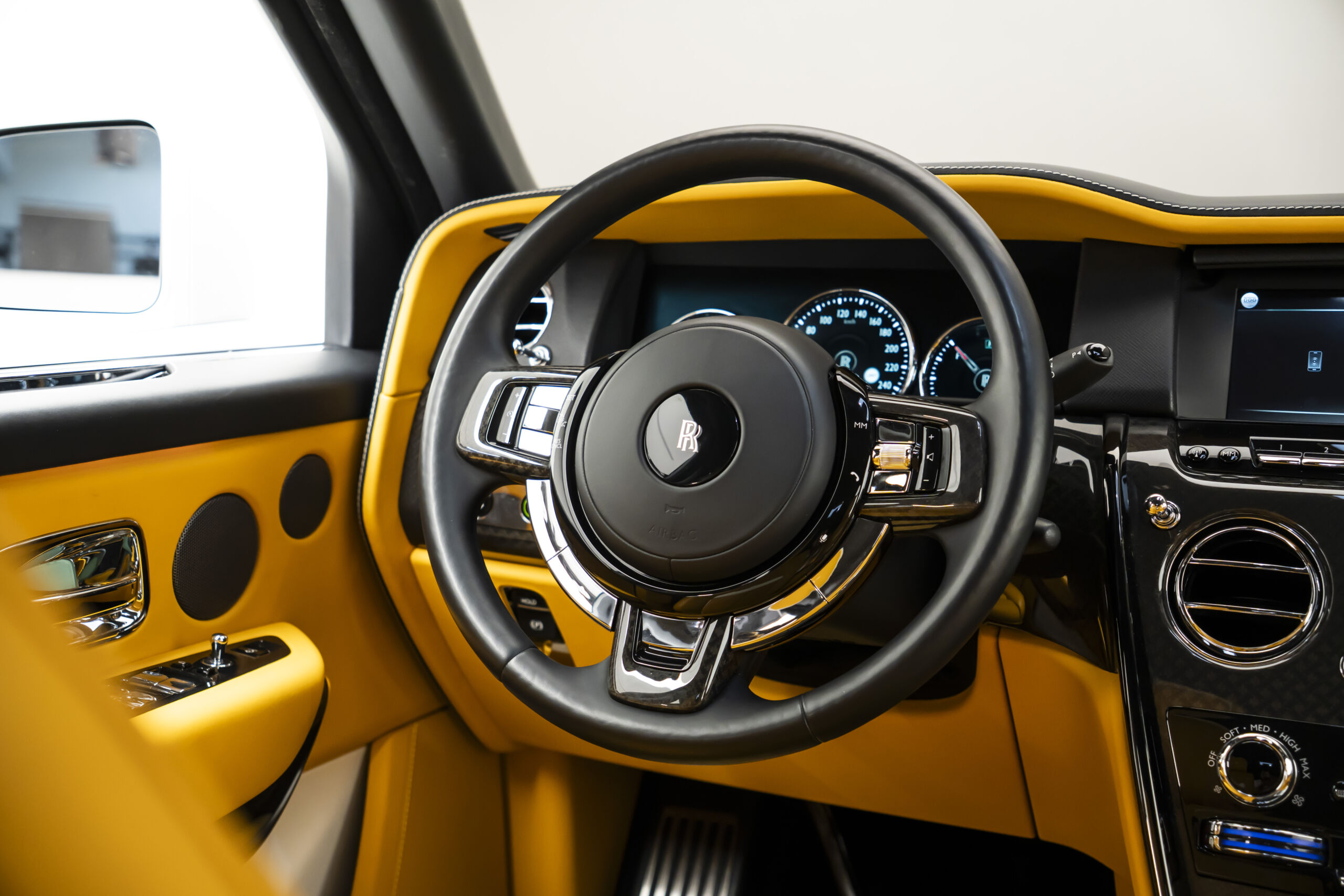 
								2024 Rolls-Royce Cullinan Black Badge full									
