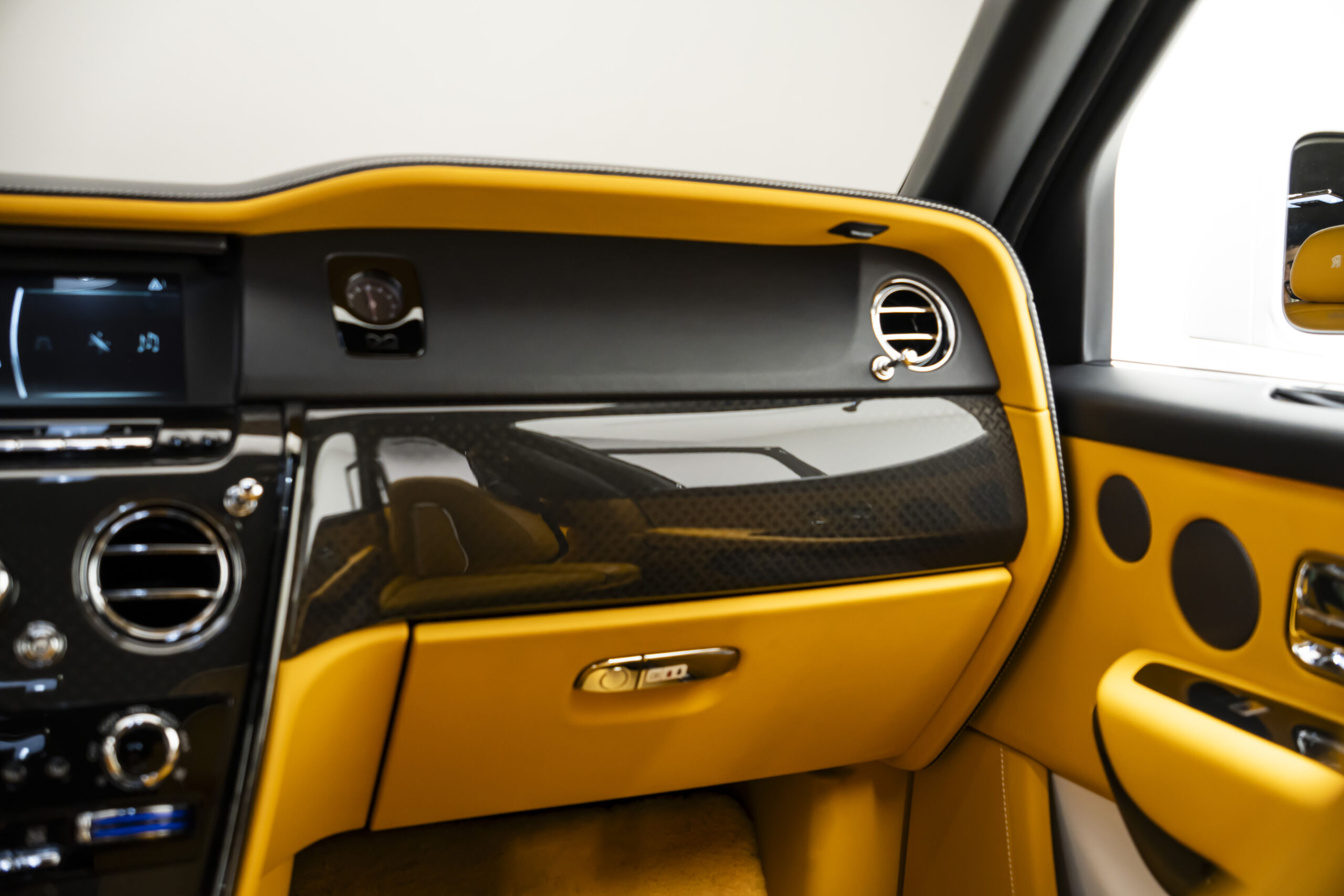 
								2024 Rolls-Royce Cullinan Black Badge full									