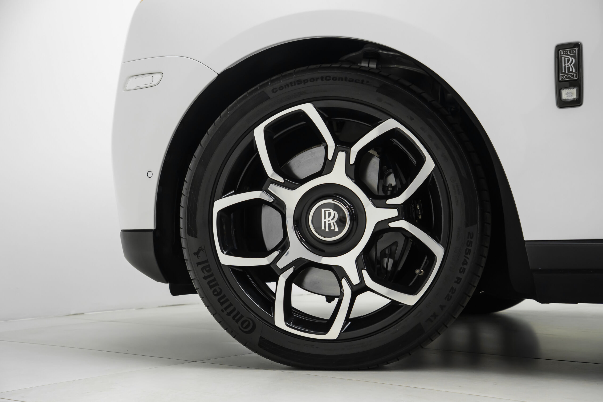 
								2024 Rolls-Royce Cullinan Black Badge full									