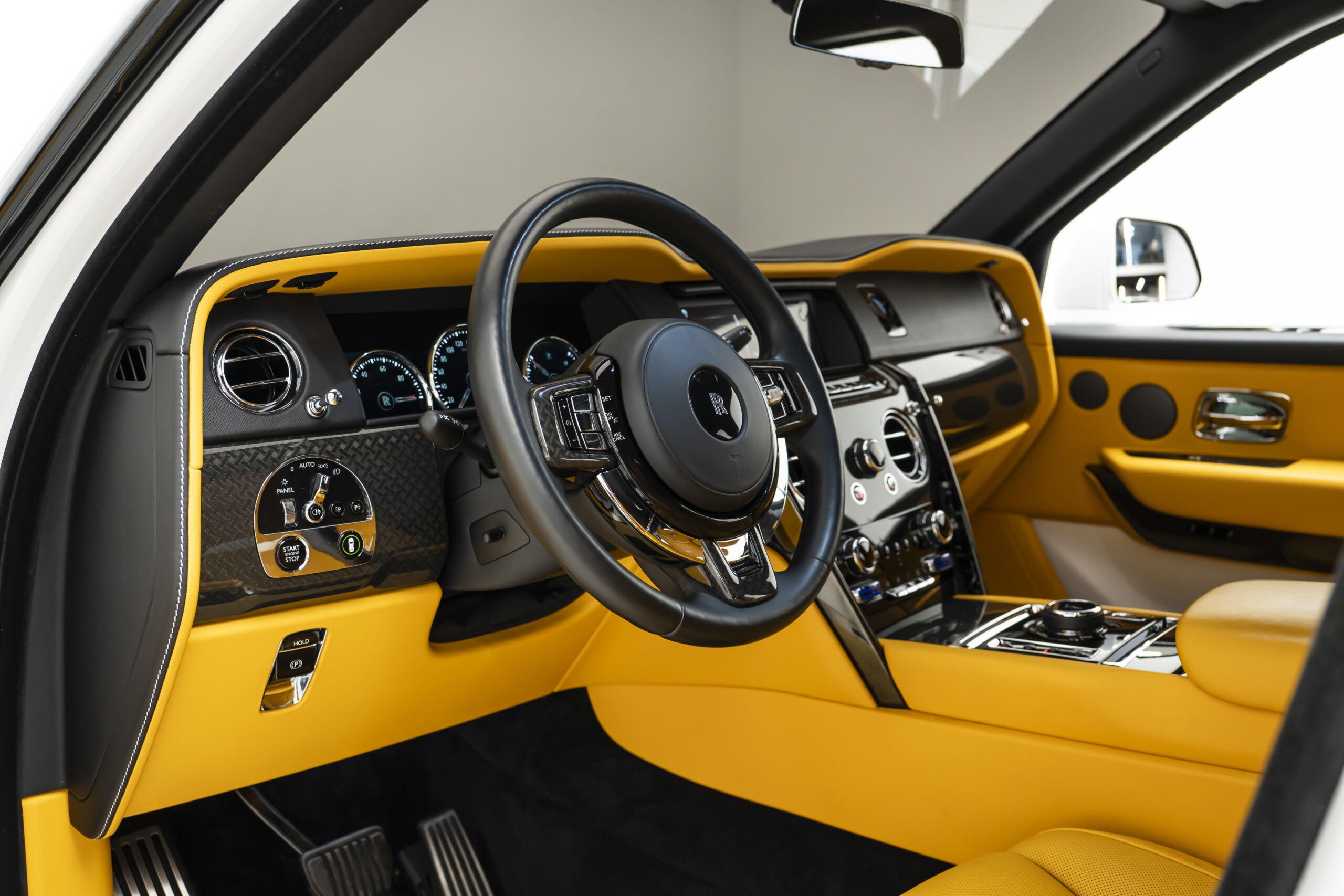 
								2024 Rolls-Royce Cullinan Black Badge full									