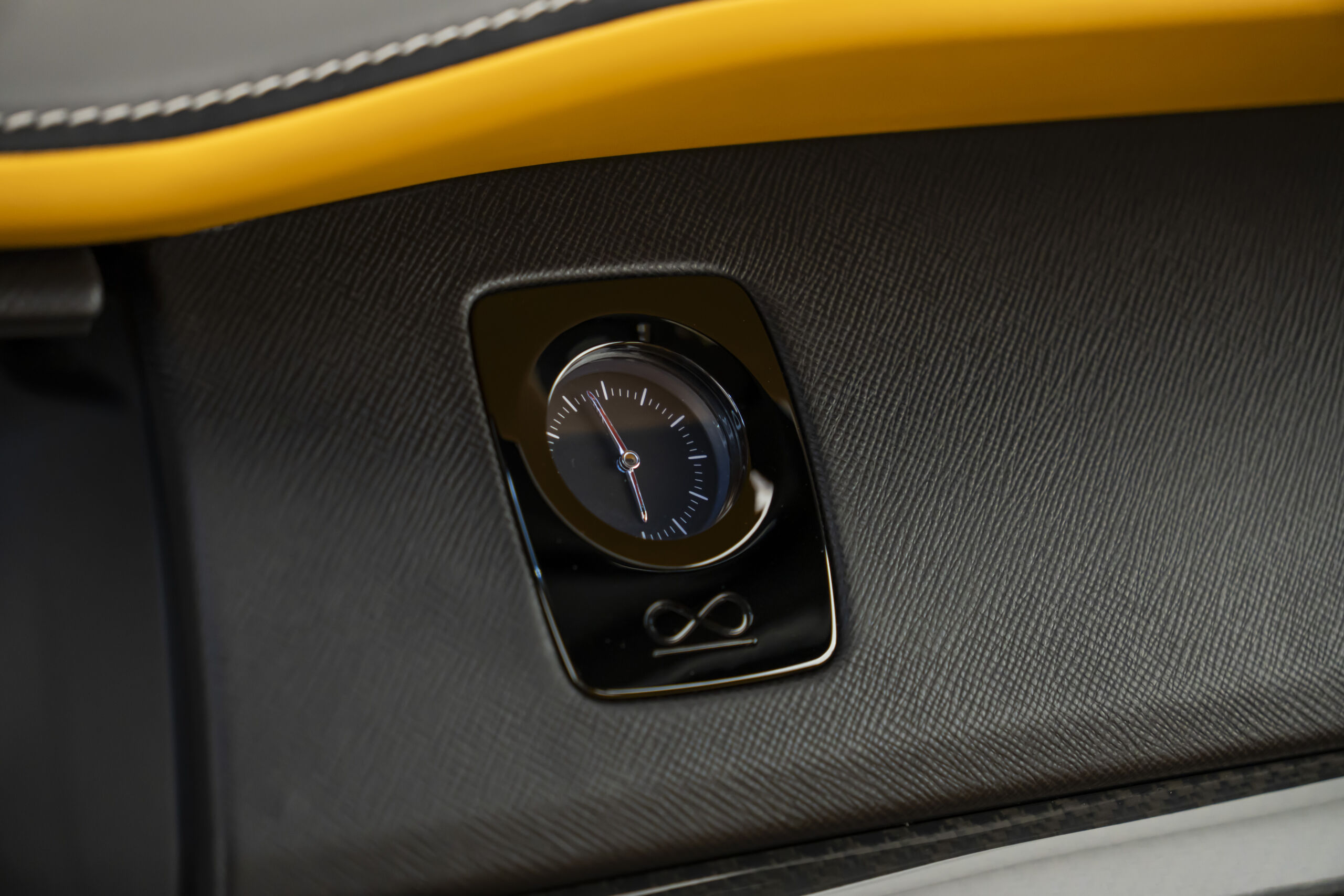 
								2024 Rolls-Royce Cullinan Black Badge full									