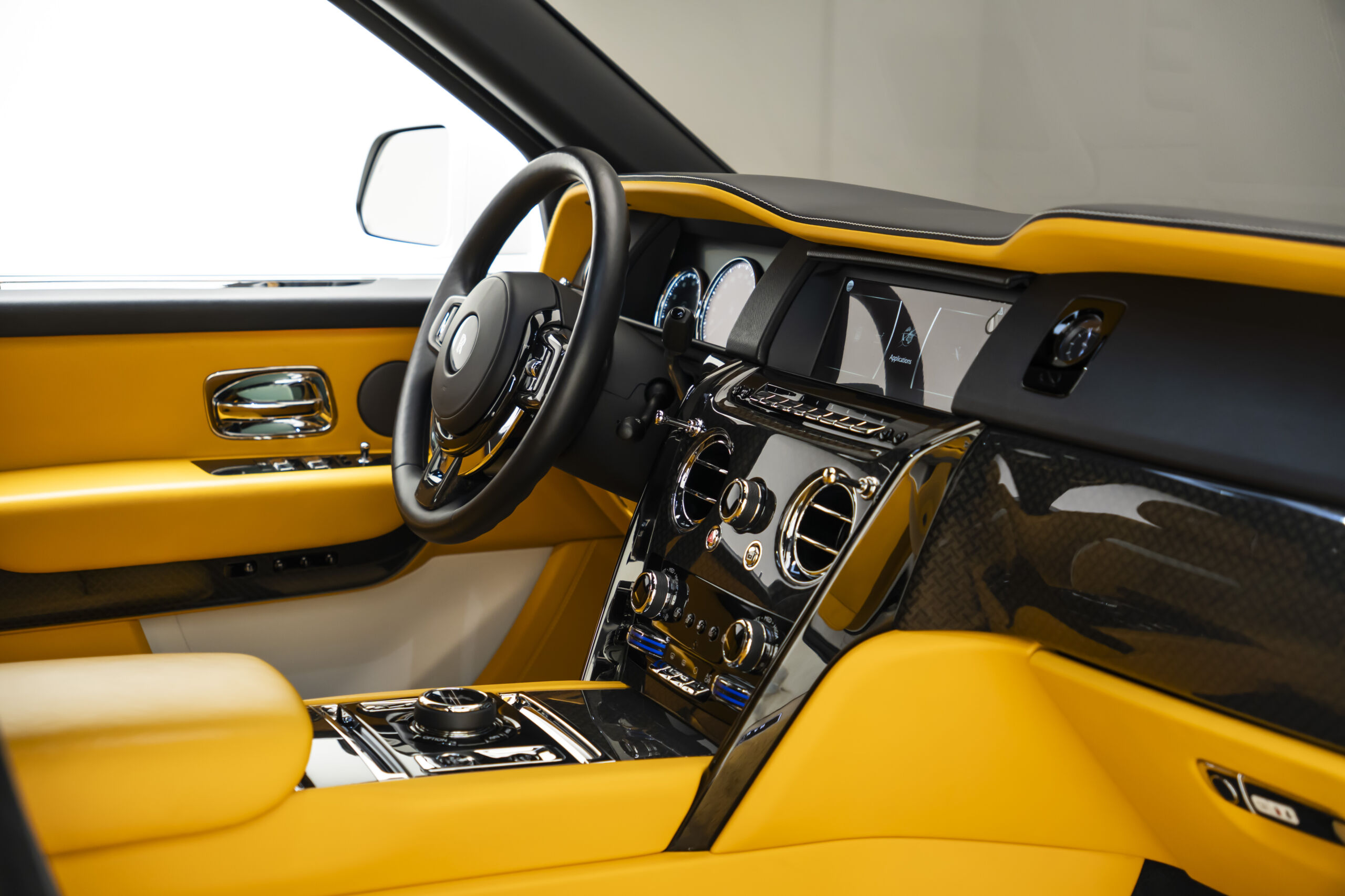 
								2024 Rolls-Royce Cullinan Black Badge full									