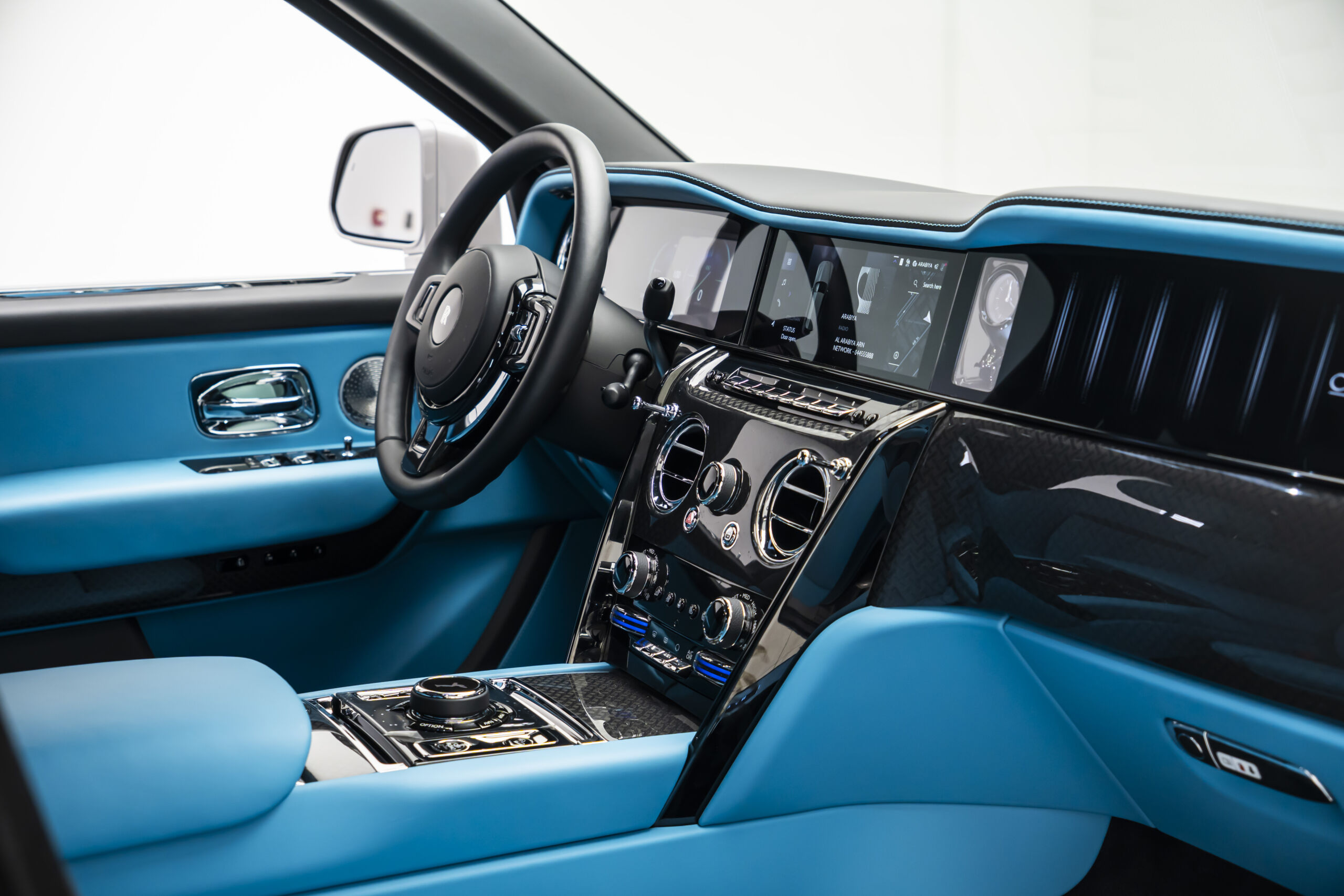 
								2025 Rolls-Royce Black Badge Cullinan Series II full									