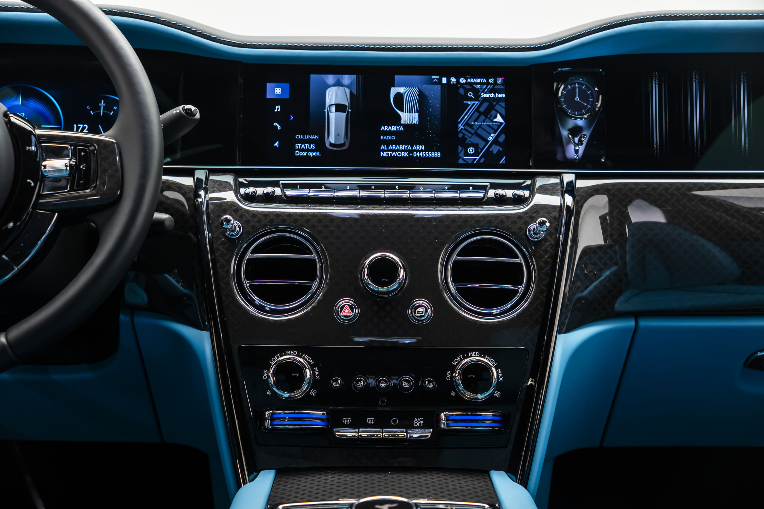 
								2025 Rolls-Royce Black Badge Cullinan Series II full									