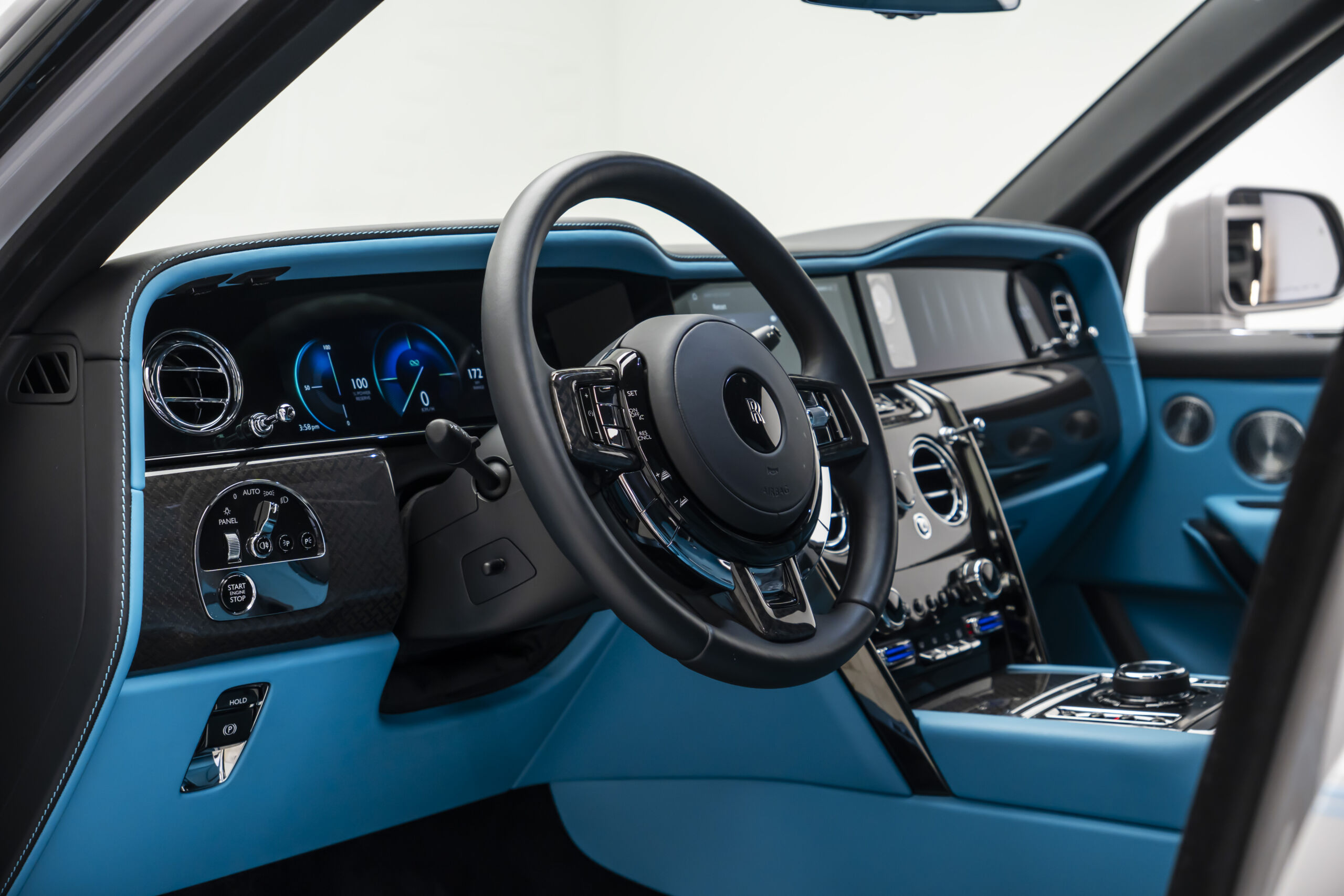 
								2025 Rolls-Royce Black Badge Cullinan Series II full									