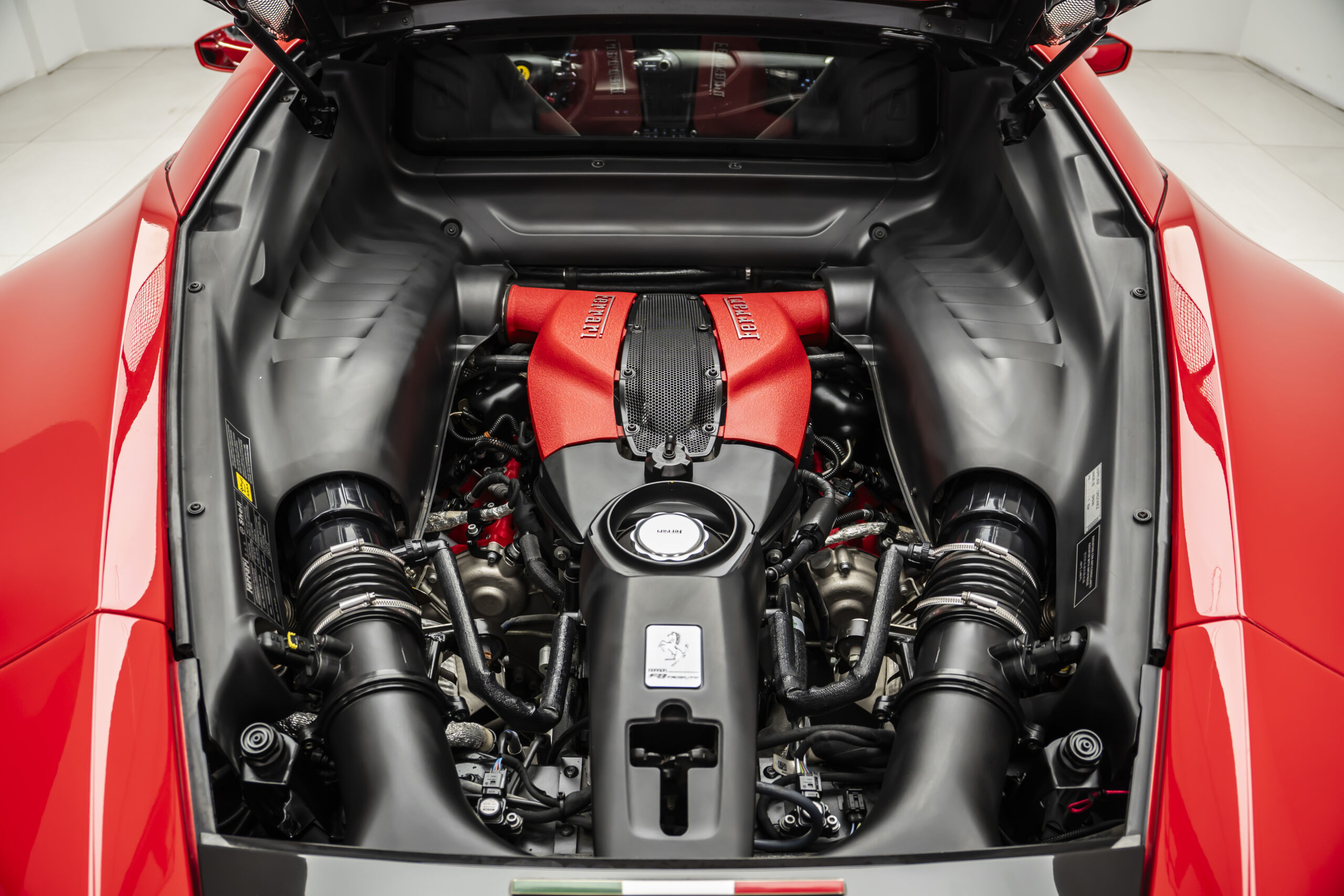 
								2021 Ferrari F8 Tributo full									