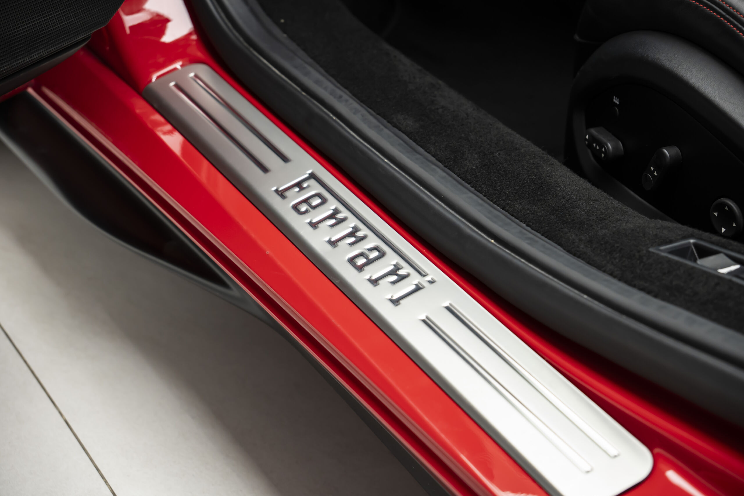
								2021 Ferrari F8 Tributo full									