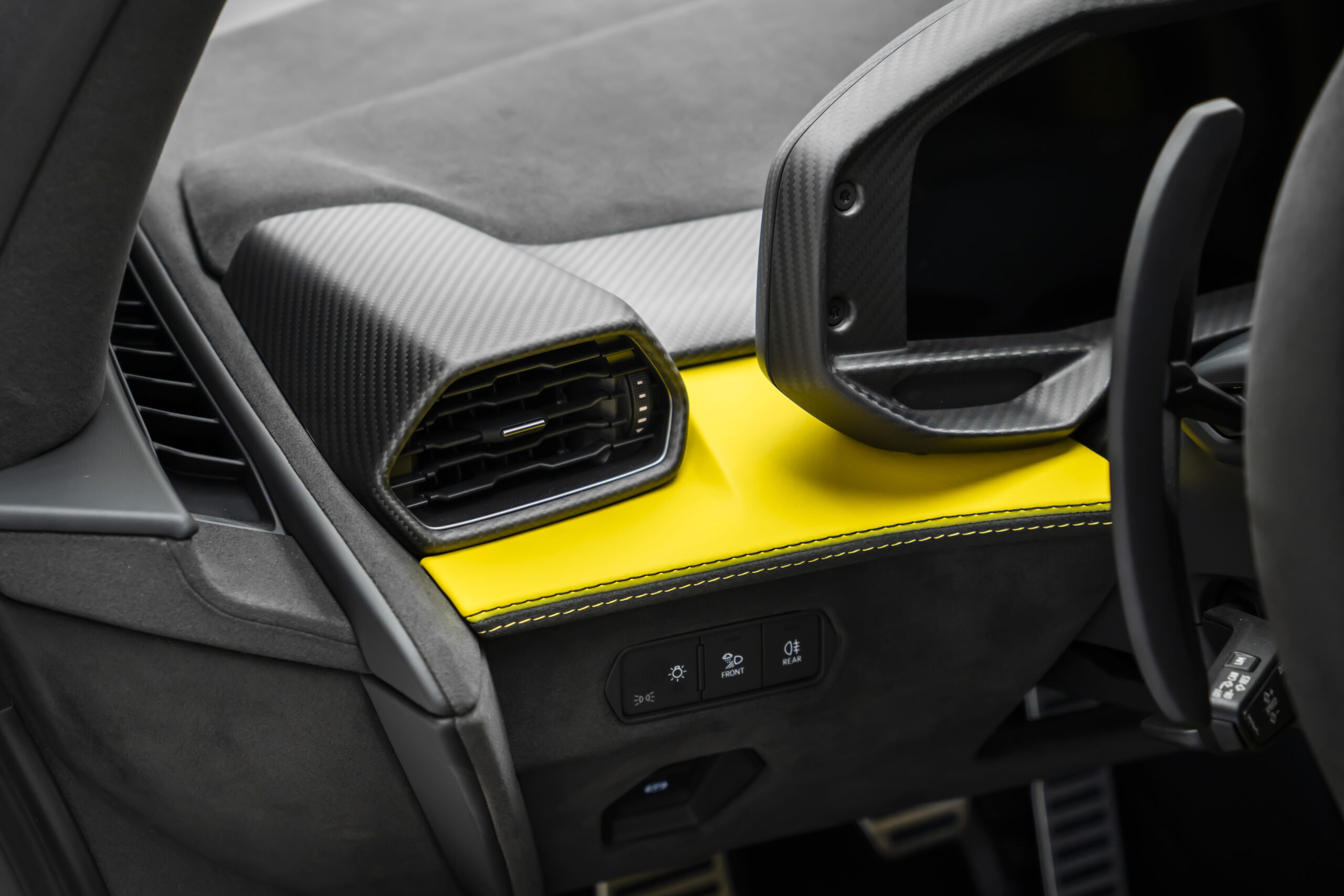 
								2025 Lamborghini Revuelto Ad Personam full									