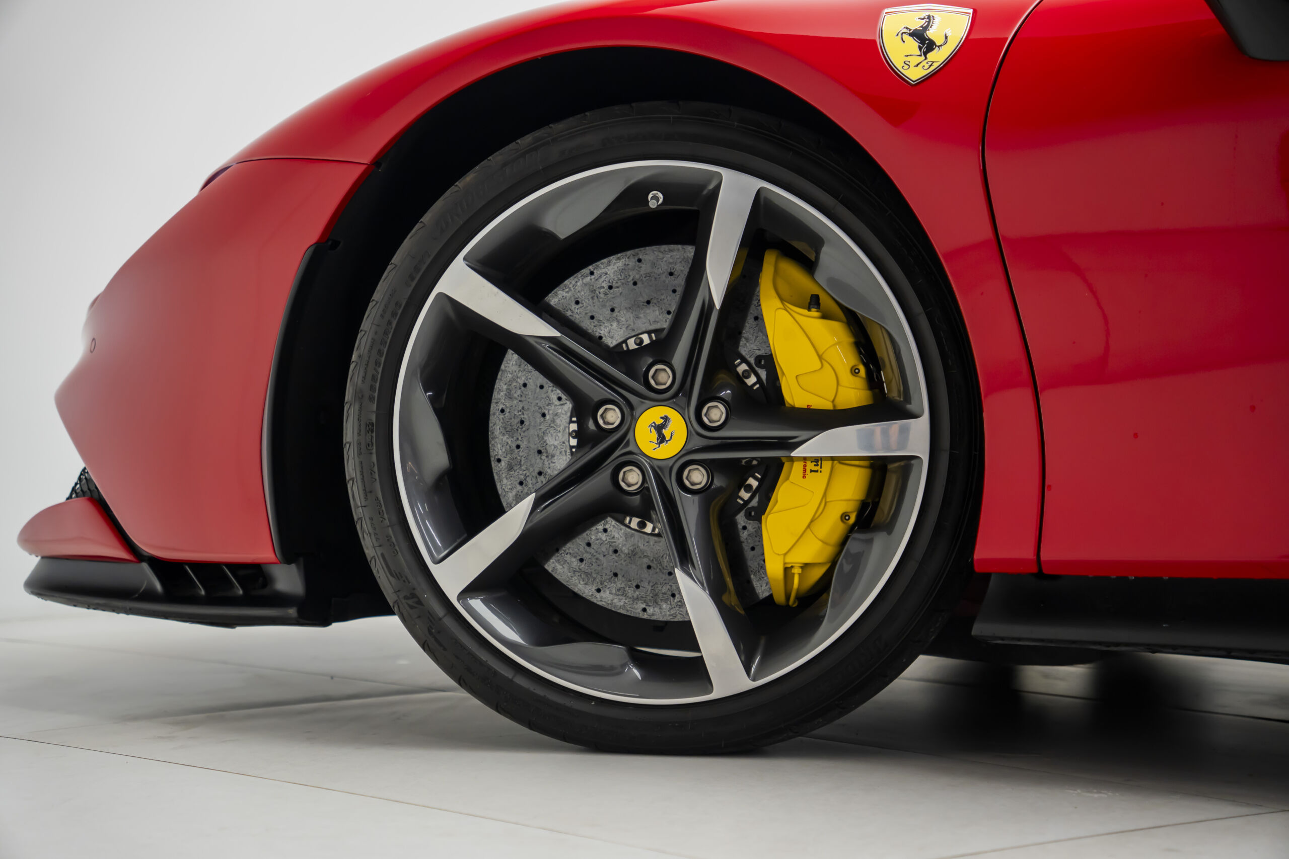 
								2023 Ferrari SF90 Spider full									