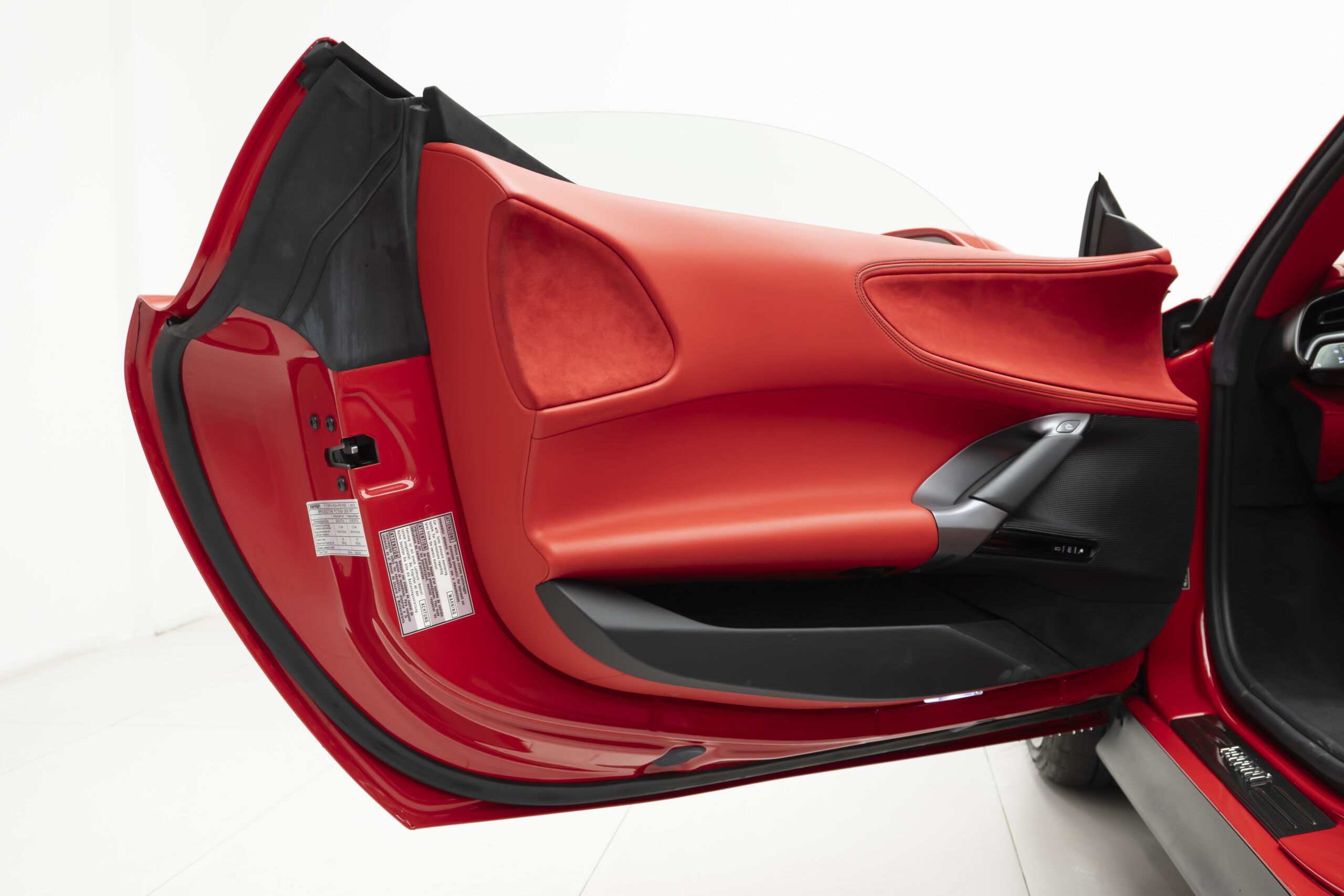 
								2023 Ferrari SF90 Spider full									
