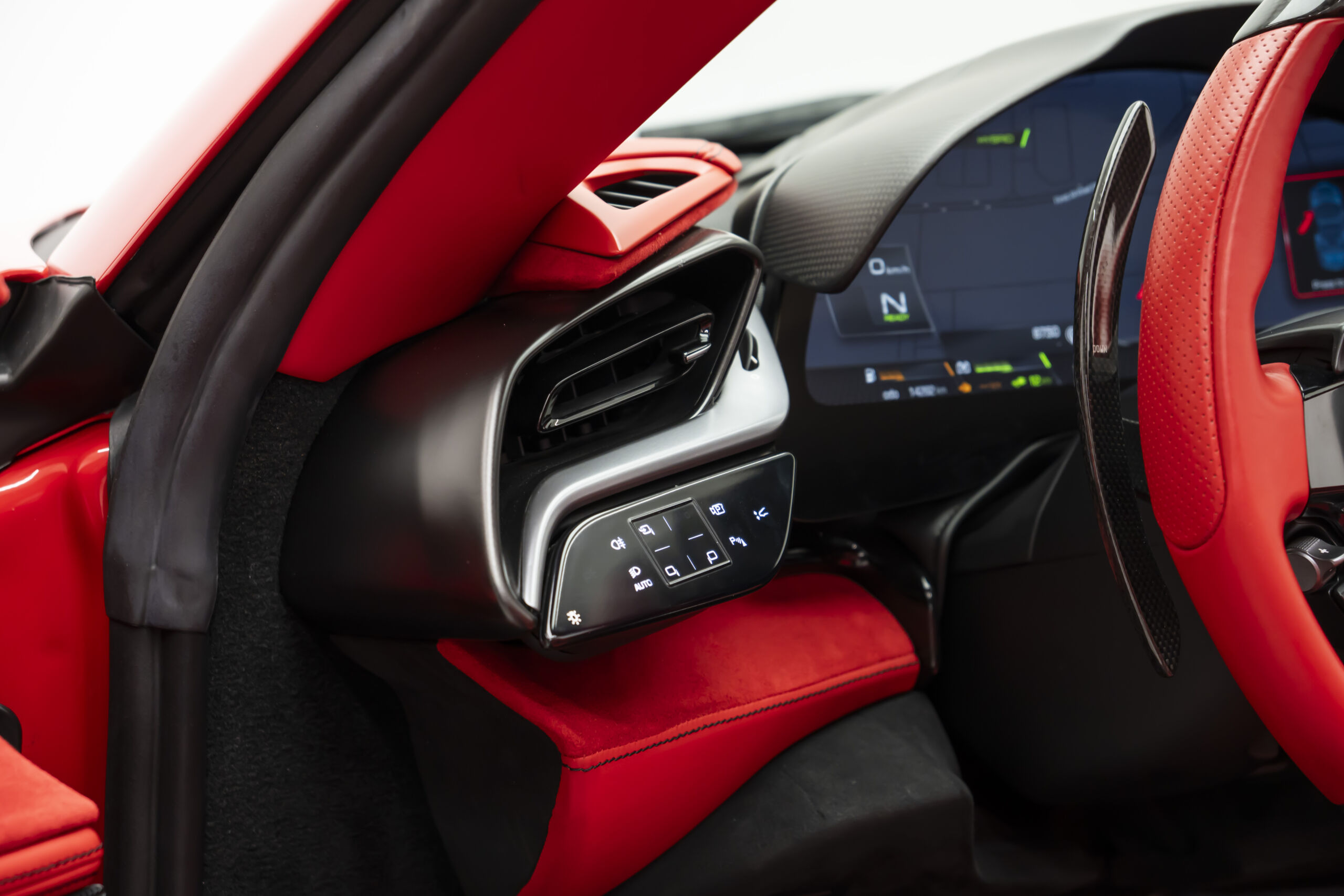 
								2023 Ferrari SF90 Spider full									