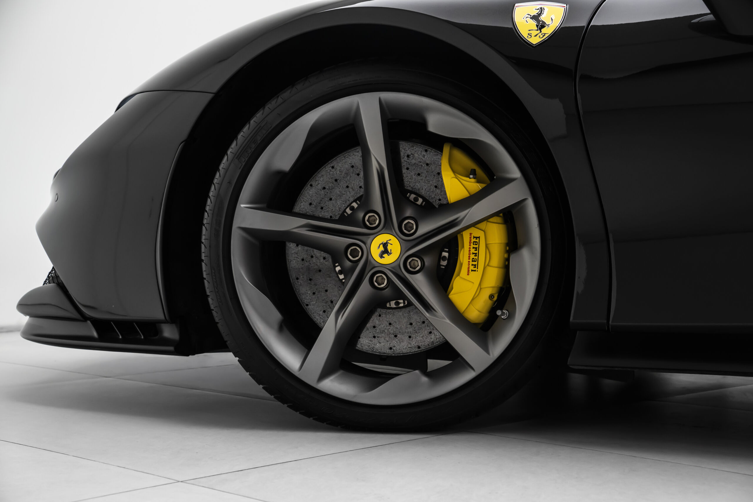 
								2021 Ferrari SF90 Stradale full									