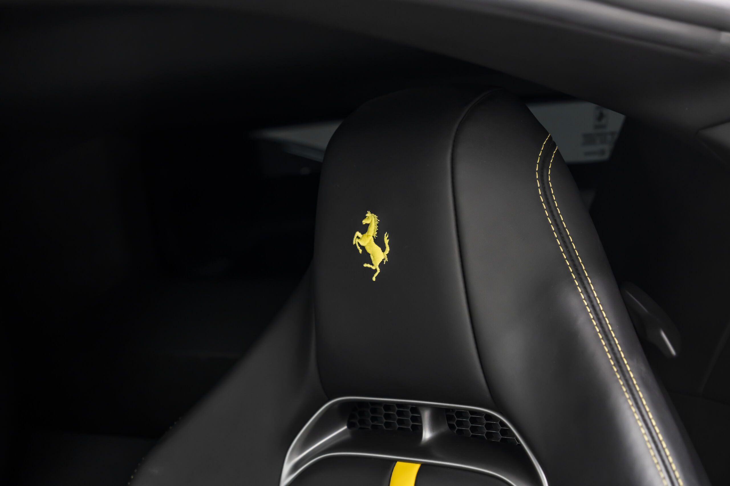 
								2021 Ferrari SF90 Stradale full									