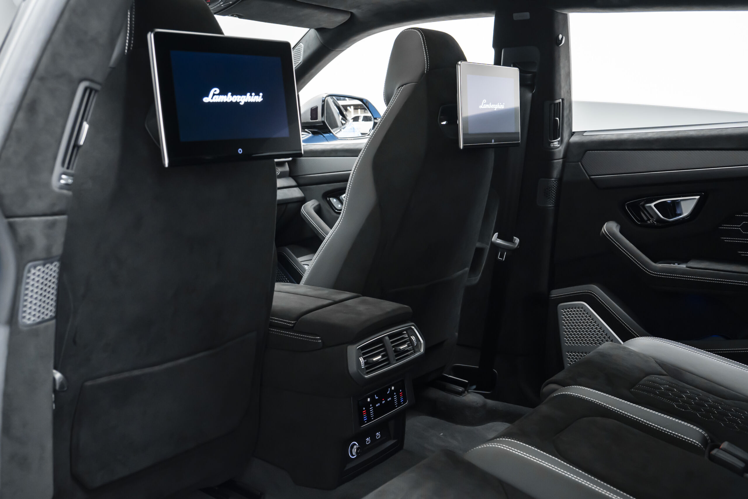 
								2024 Lamborghini Urus Performante full									