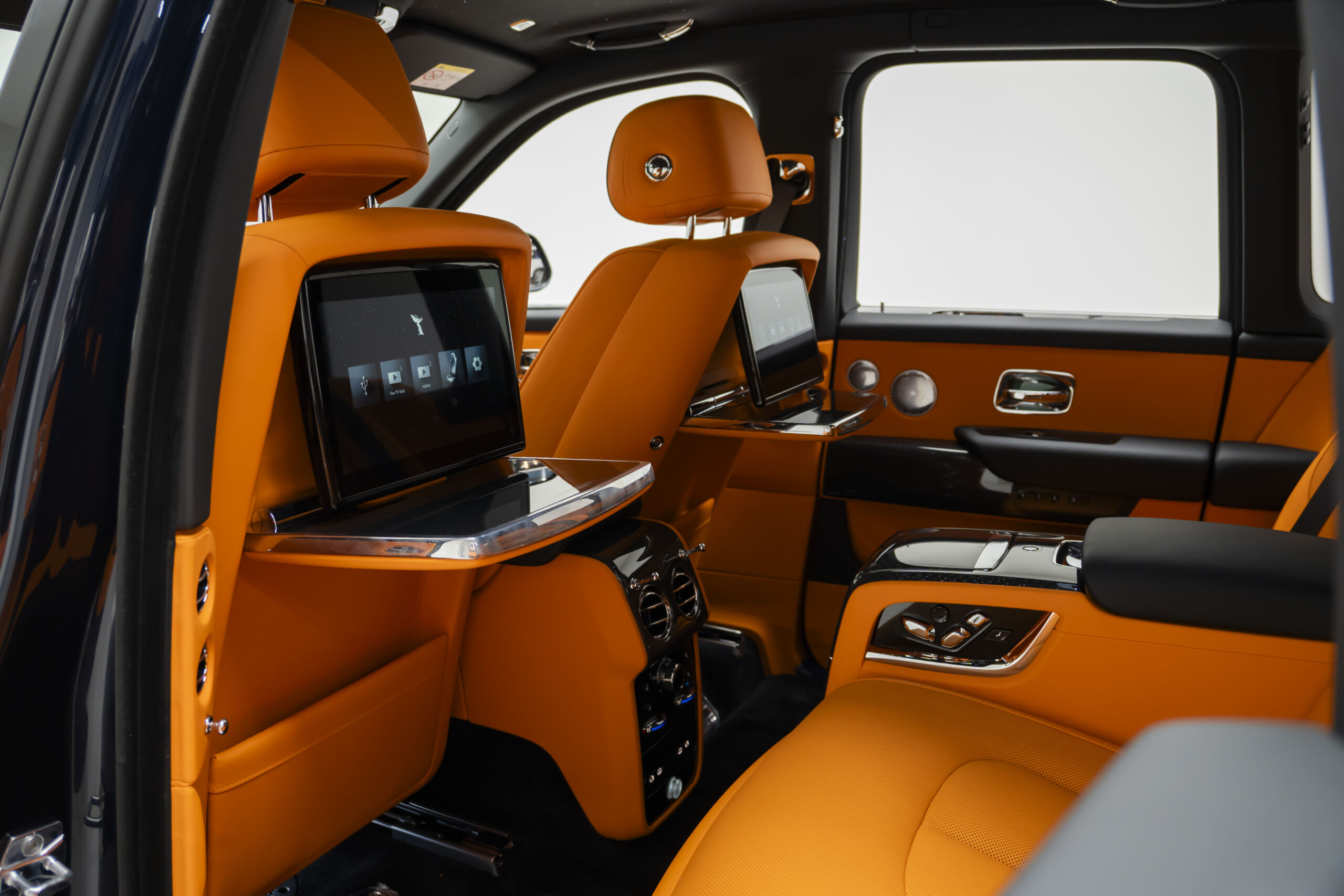 
								BRAND NEW 2026 ROLLS-ROYCE BLACK BADGE CULLINAN SERIES II full									