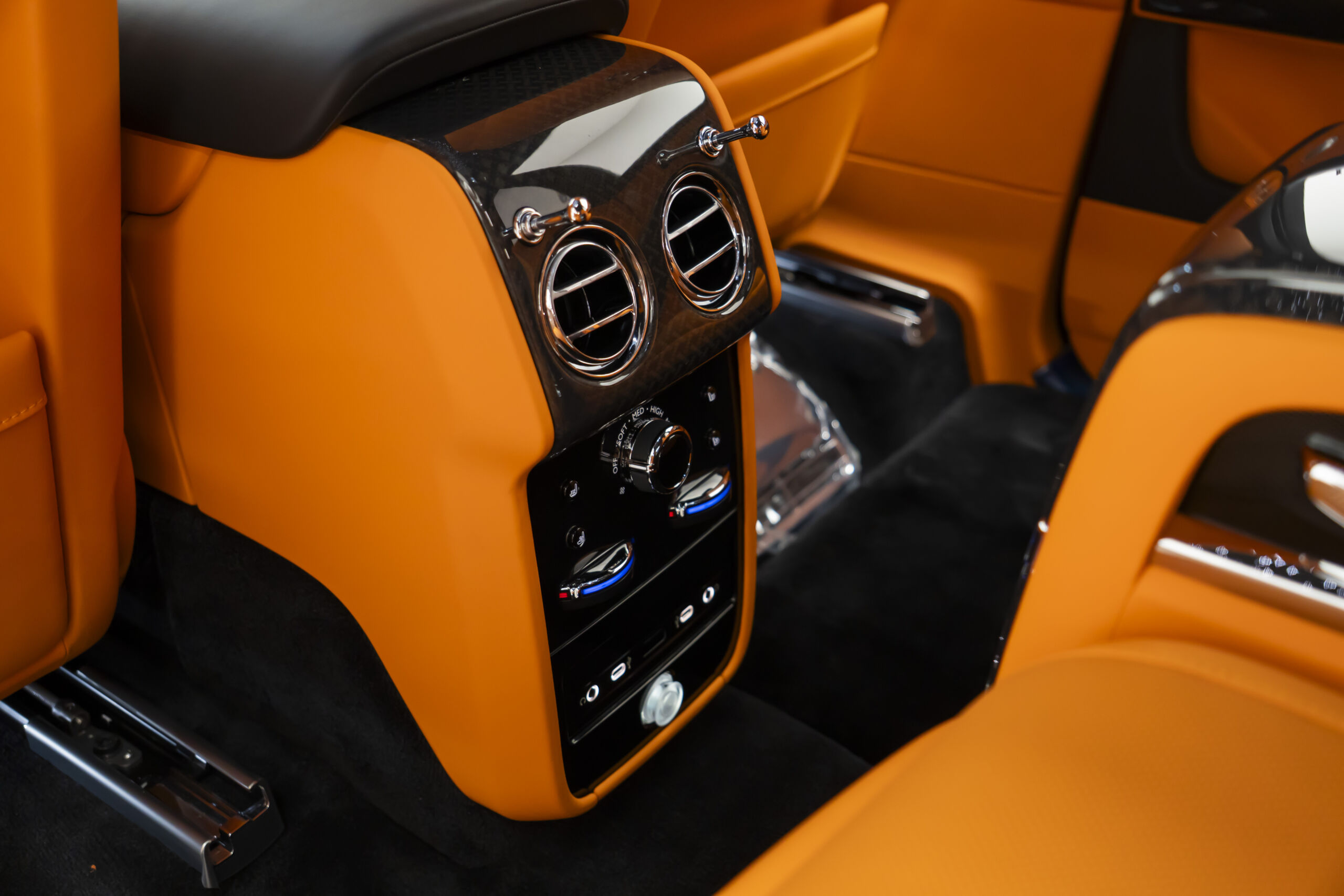 
								BRAND NEW 2026 ROLLS-ROYCE BLACK BADGE CULLINAN SERIES II full									