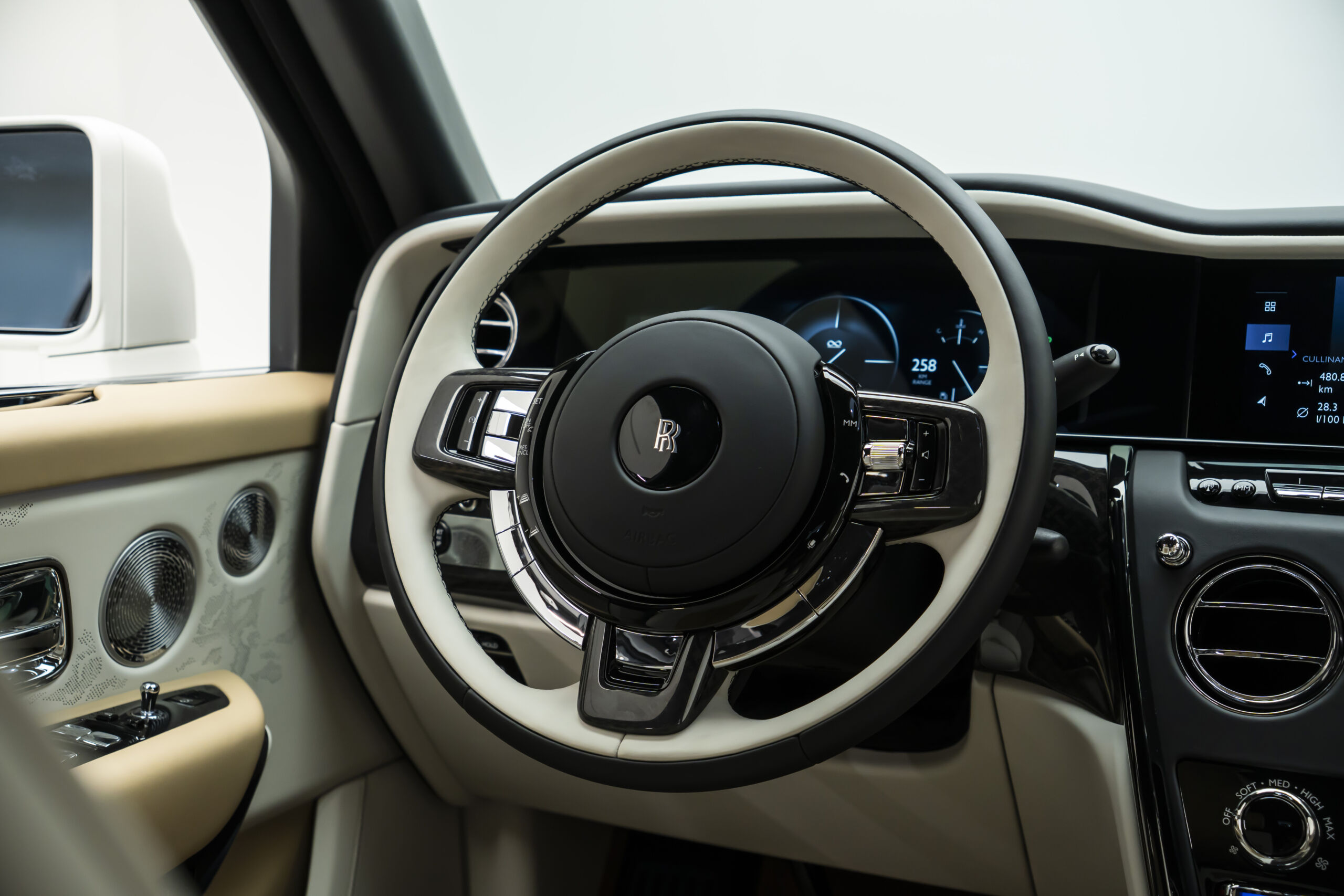 
								2026 ROLLS ROYCE CULLINAN BLACK BADGE SERIES II full									