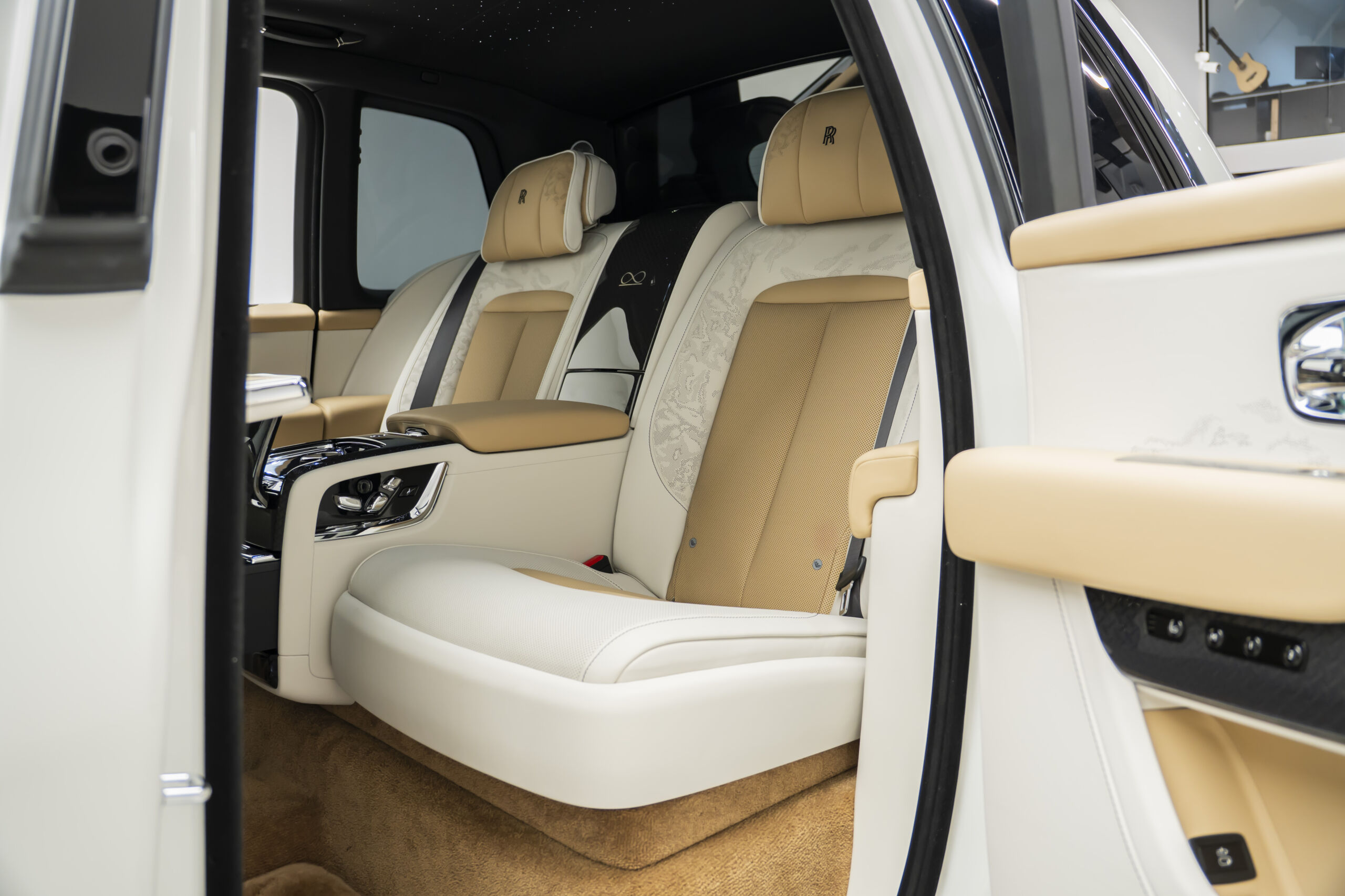 
								2026 ROLLS ROYCE CULLINAN BLACK BADGE SERIES II full									