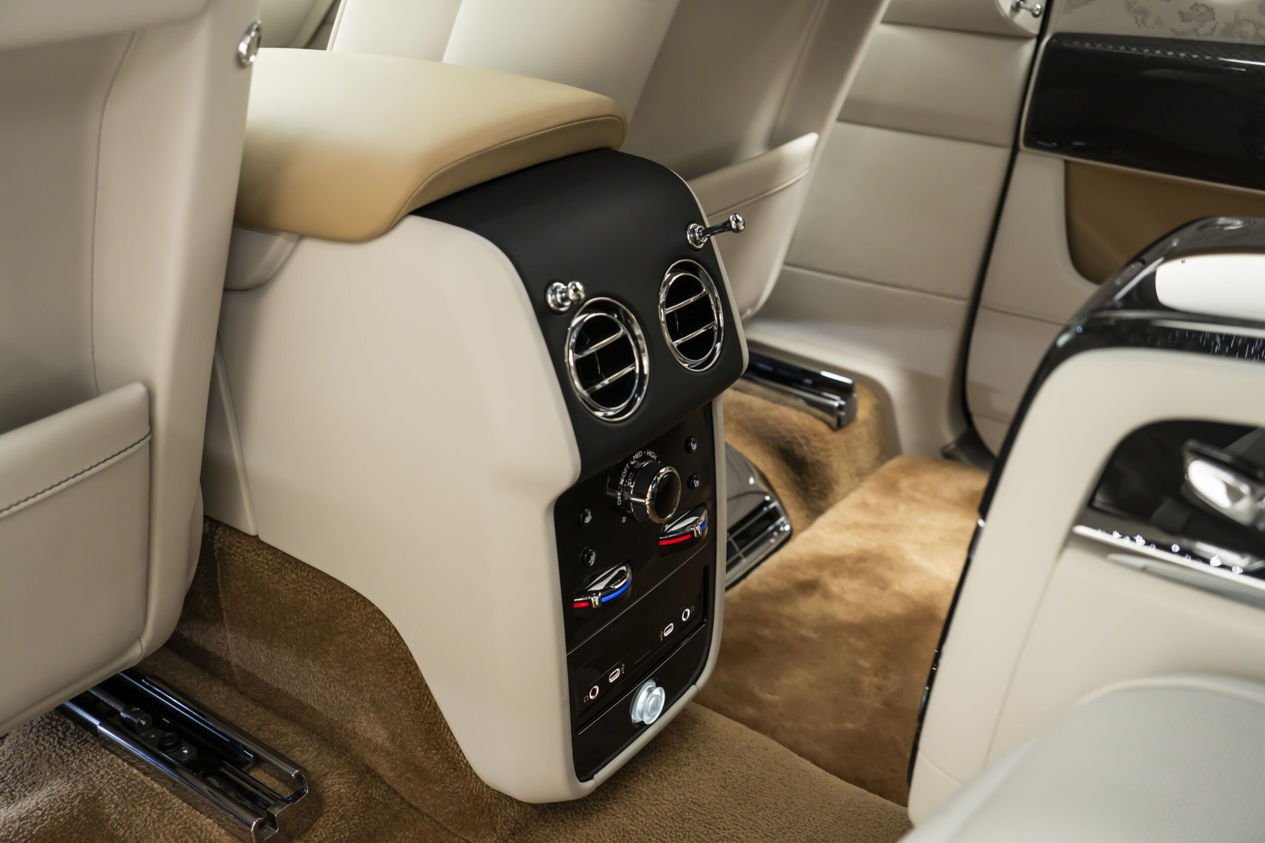 
								2026 ROLLS ROYCE CULLINAN BLACK BADGE SERIES II full									
